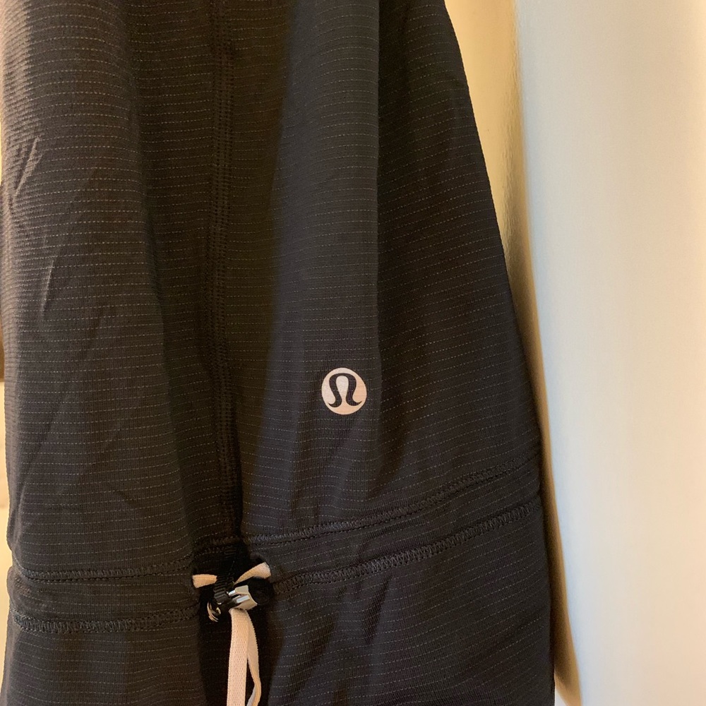 Lululemon Exercise Tank - Picture 4 of 5